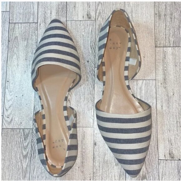 MERONA (Target):  Women’s  Blue & white stripes flats - Picture 3 of 3